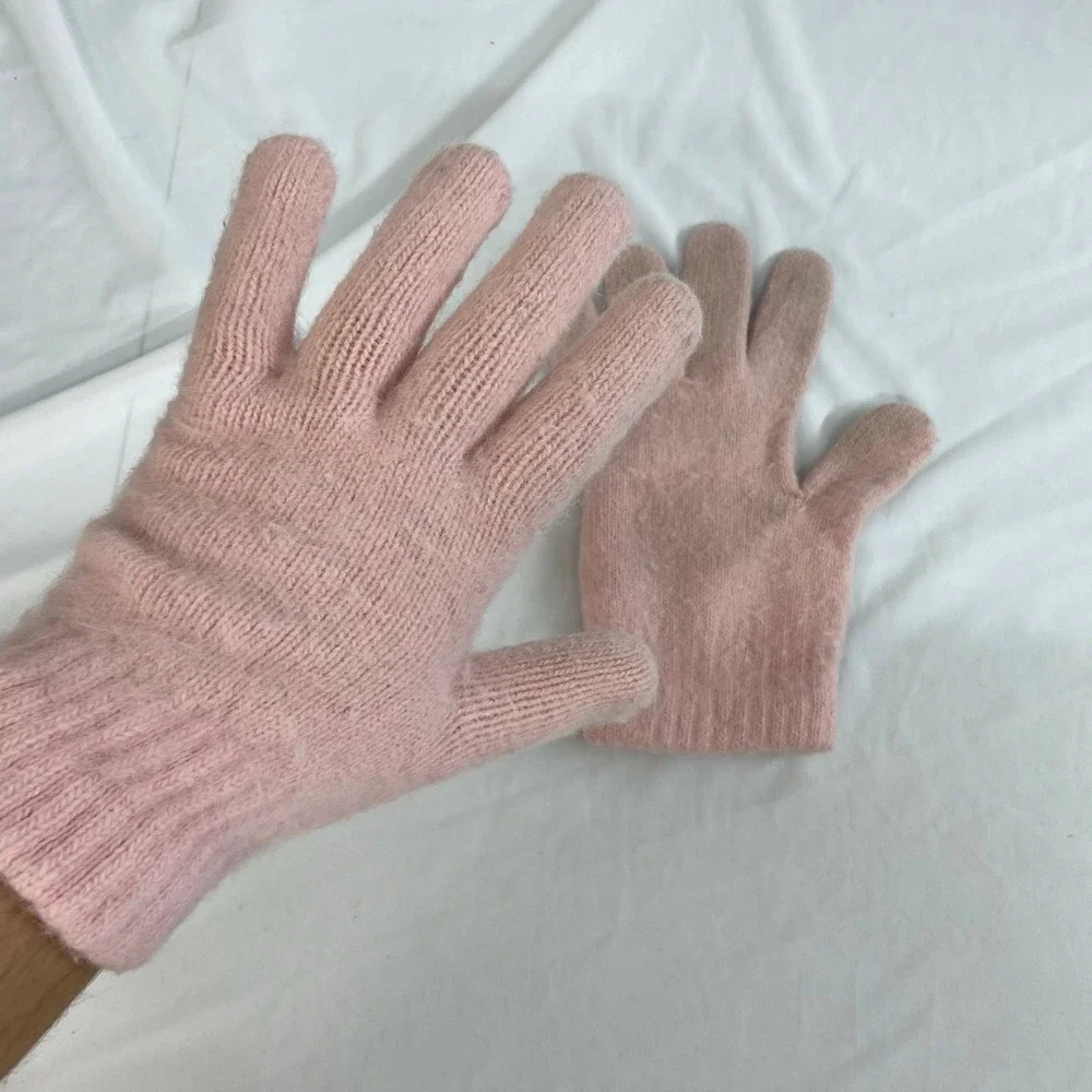 Women's light pink soft fuzzy warm winter gloves cold gear ribbed cuff one size